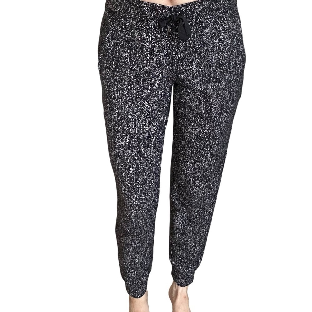 Lululemon Jogger Sweatpants Black White Knit Drawstring Workout Size 6 Small